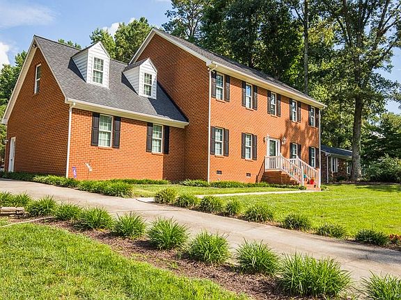 3rd image of 9278 Tadcaster Cir