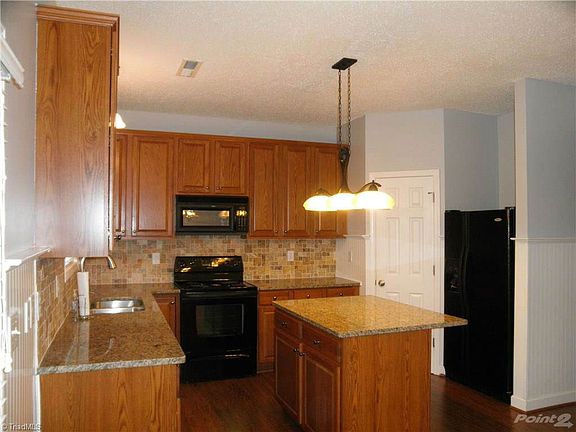 1008-kitchen2