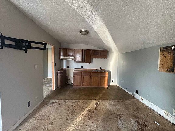 3rd image of 3657 Dillinger Rd