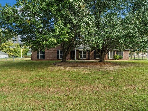 3rd image of 260 County Road 437
