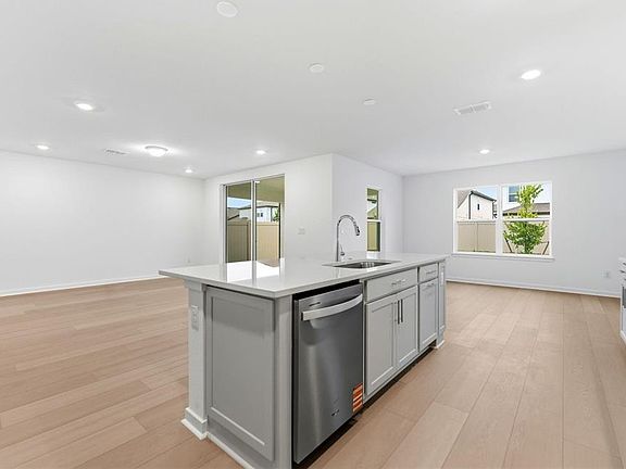 4th image of 33426 BARNEBROOK DRIVE