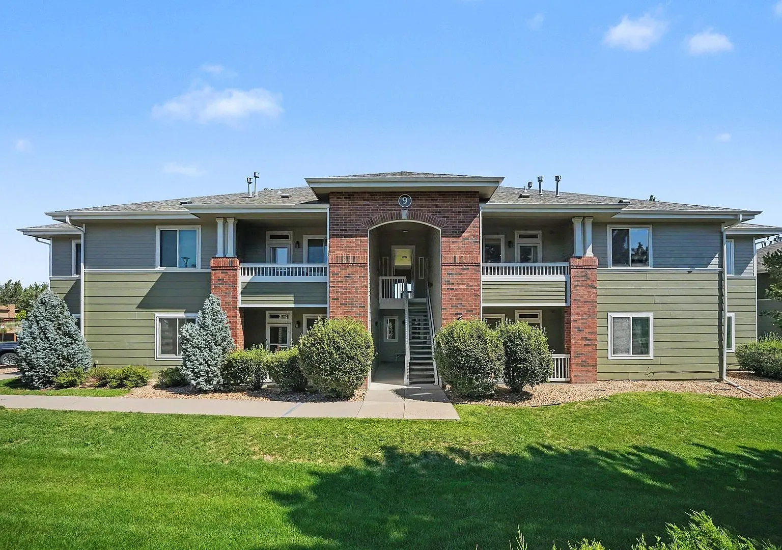 Recently remodeled 2-bedroom, 2-bath home in Littleton, CO — Photo 2
