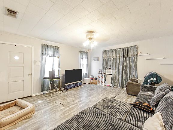 5th image of 805 May St