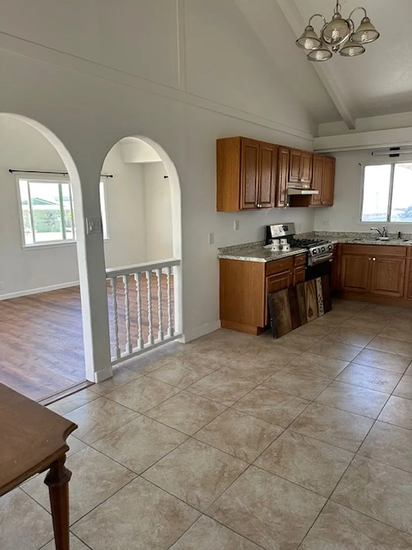 895 Lekeona Loop — Photo 4