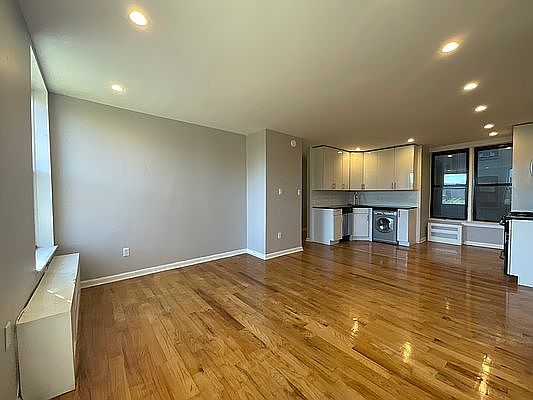 3rd image of 2010 Adam Clayton Powell Jr Blvd APT 4D