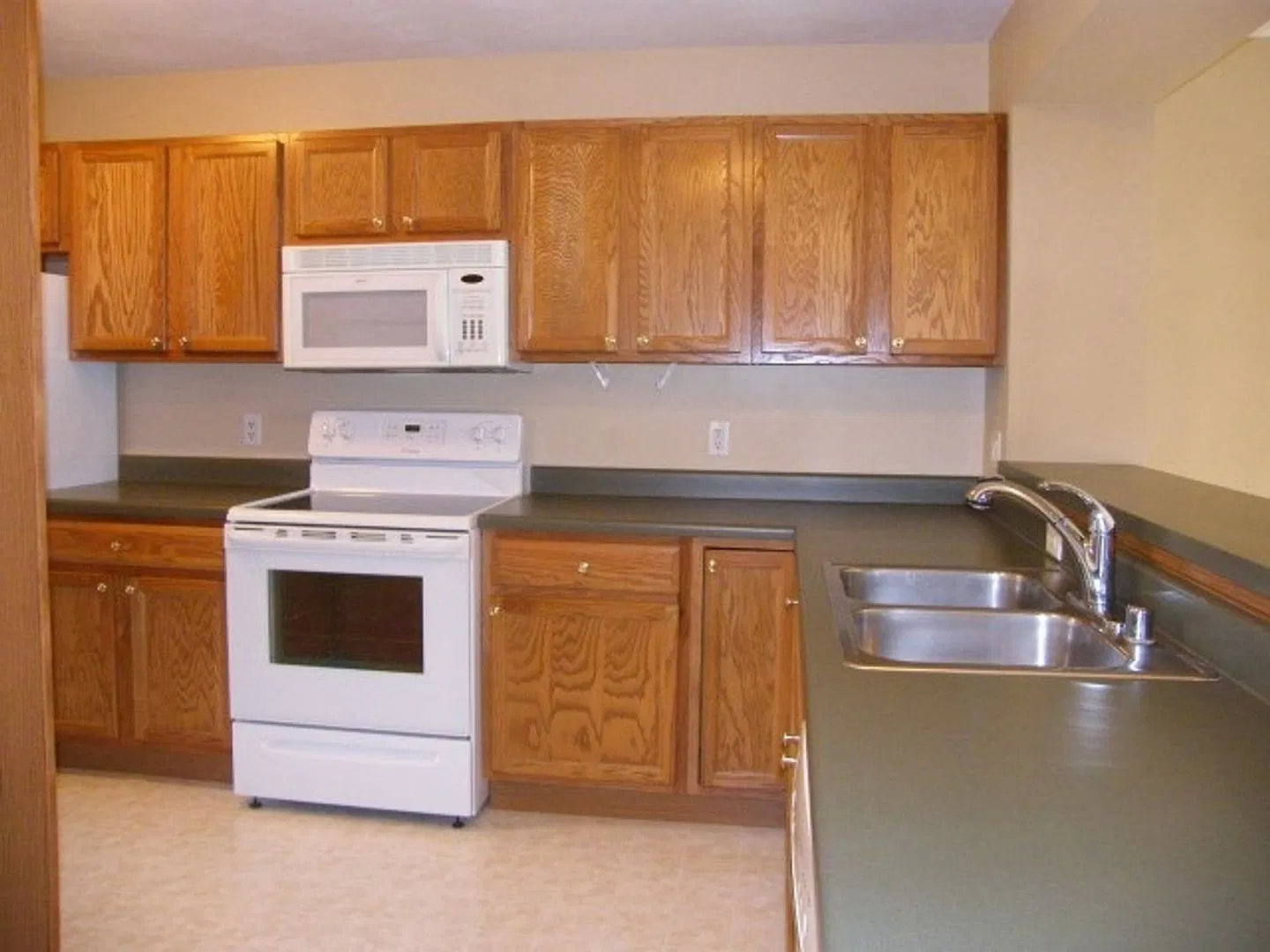 Fitchburg Townhome — Photo 4