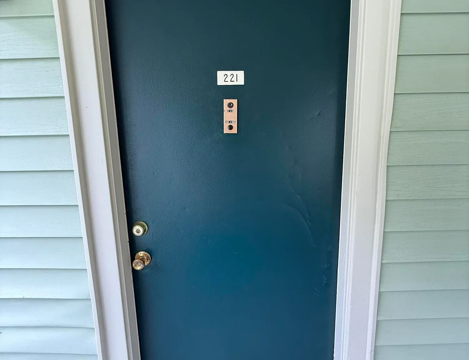 2 bed, 1.0 bath, 800 sqft, $875 — Photo 1