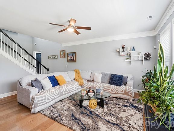 3rd image of 5305 Radcliffe Dr