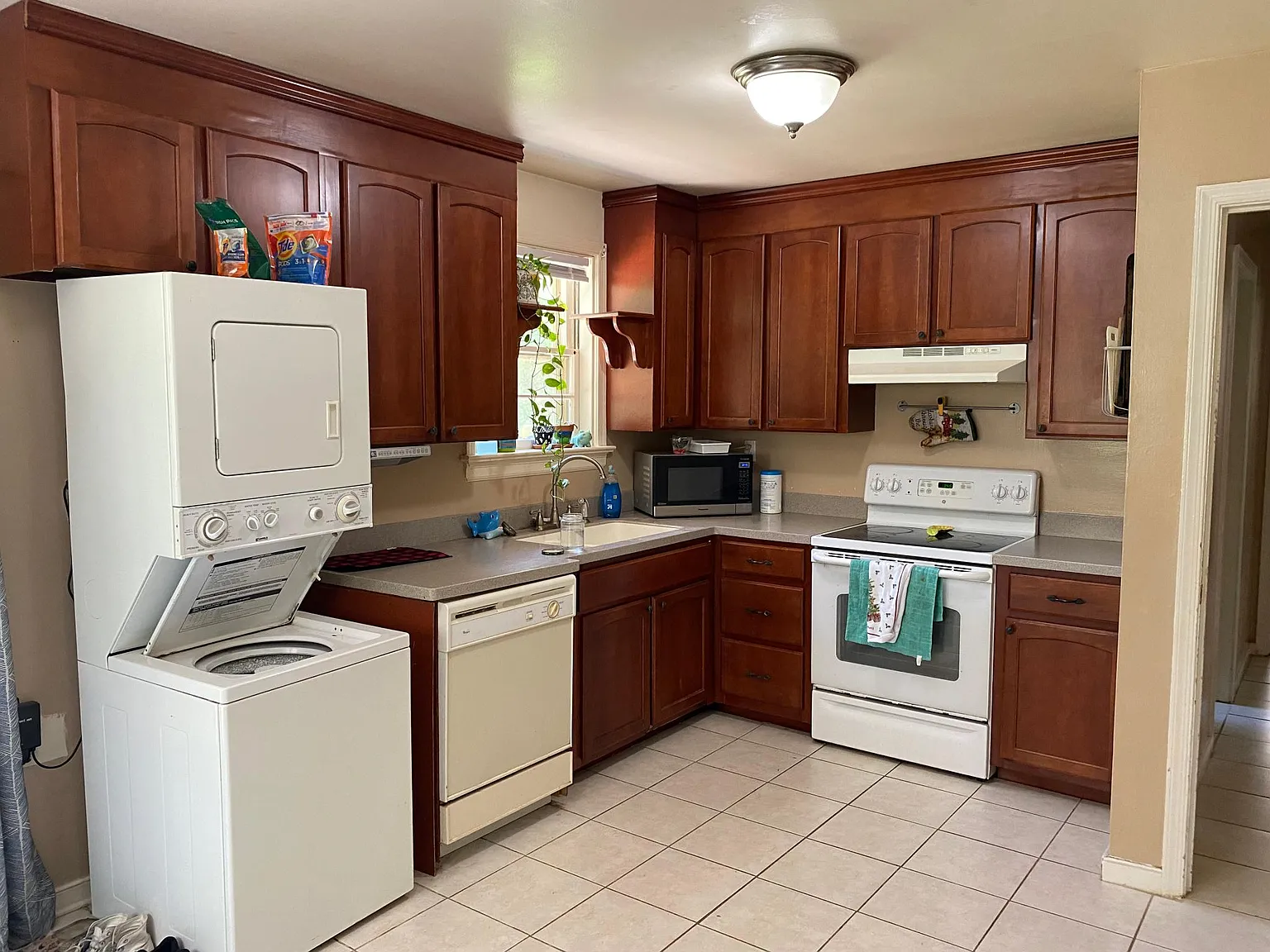 2 bed, 926 sqft, $1,950 — Photo 4