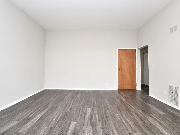 807 W Willow St #2D — Photo 19