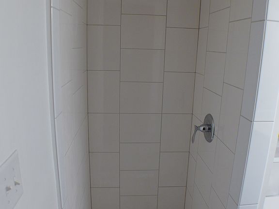 New 3/4 Shower