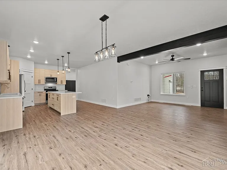 7442 N Paw St — Photo 39