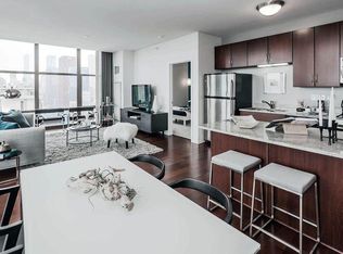 1381 W Hubbard St #1, Chicago, IL 60642
