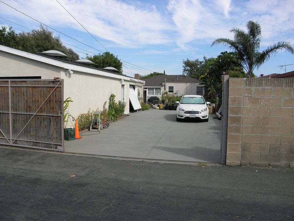 2nd image of 1617 Oak St
