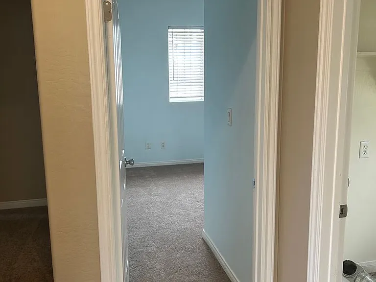 1925 Holt Rinehart Ave — Photo 16