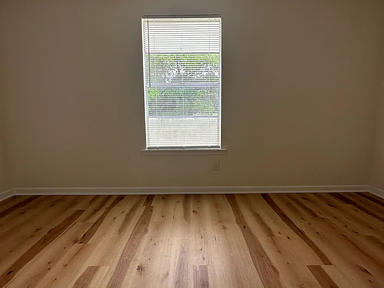 1353 Dauphin St #8 — Photo 4