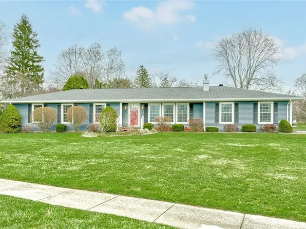 9 Jefferson Ave, Le Roy, NY 14482