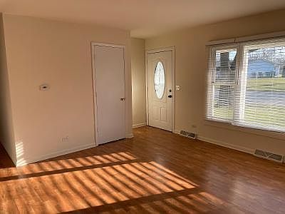 3rd image of 15138 Hilltop Dr