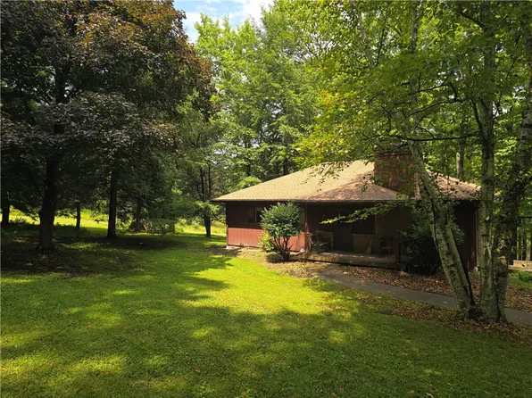 350 Leisie Rd, Evans City, PA 16033