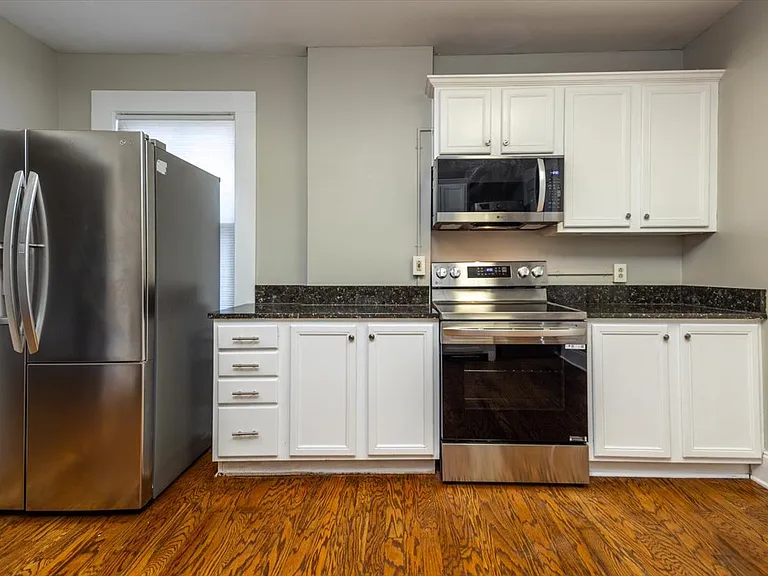 384 Mulberry St #203 — Photo 16