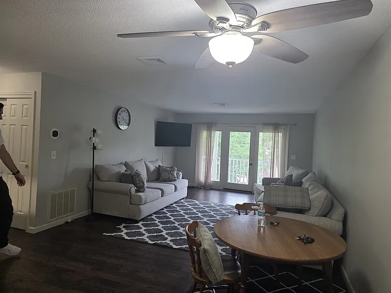 690 S Porter St #28 — Photo 11