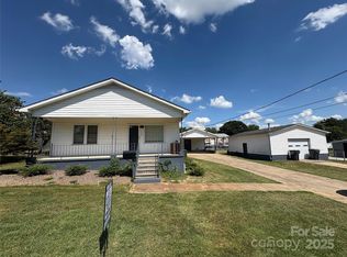 110 N Davis St, Dallas, NC 28034