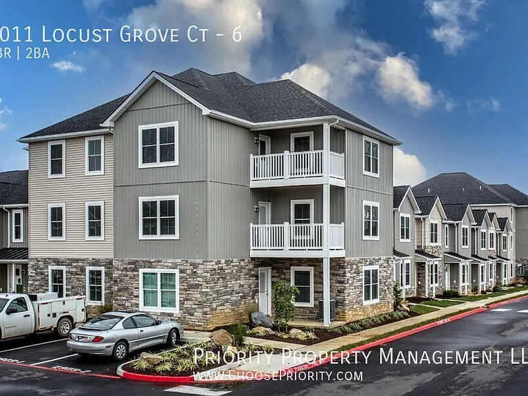 3011 Locust Grove Ct #6 — Photo 1