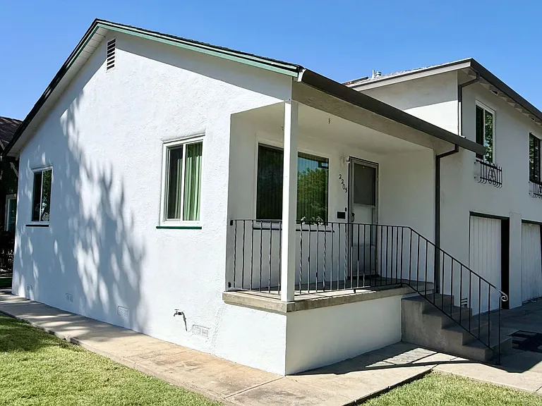 2205 O St — Photo 6