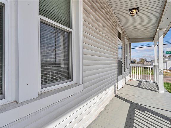 2nd image of 215 Courtland Ave