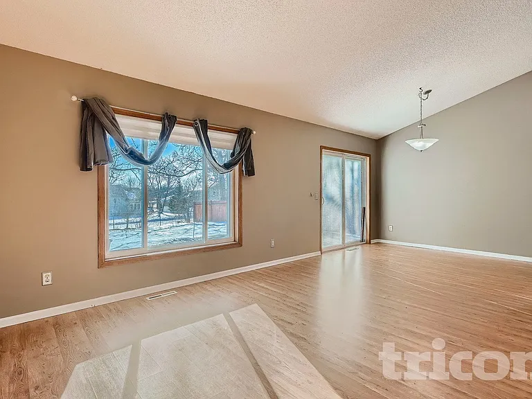 7429 Chesham Ln — Photo 4