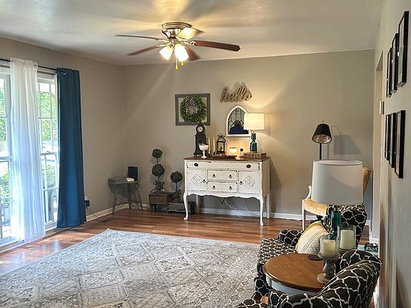 3rd image of 2221 Deborah Dr