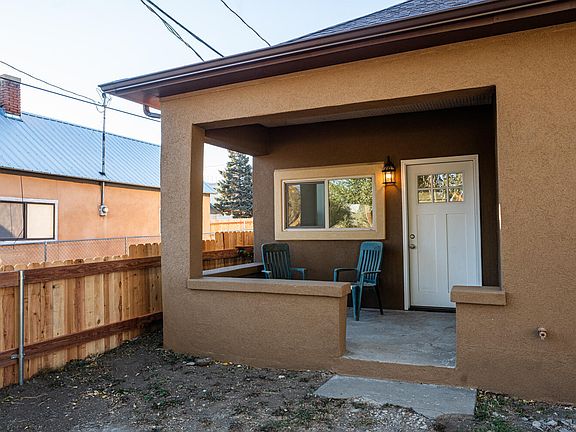 3rd image of 402 College St