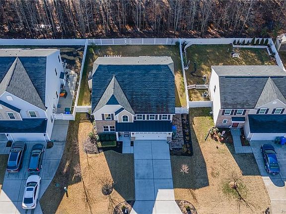 3rd image of 544 Leonard Ln