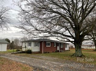 2408 McCraw Rd, Mooresboro, NC 28114