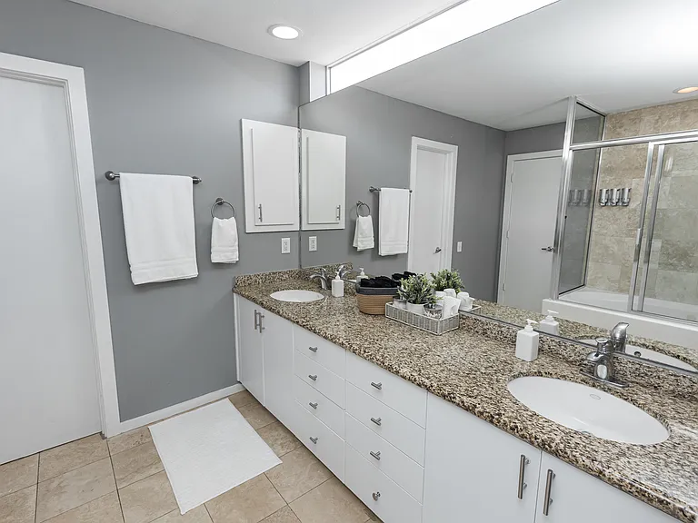 2805 Chenevert St — Photo 21