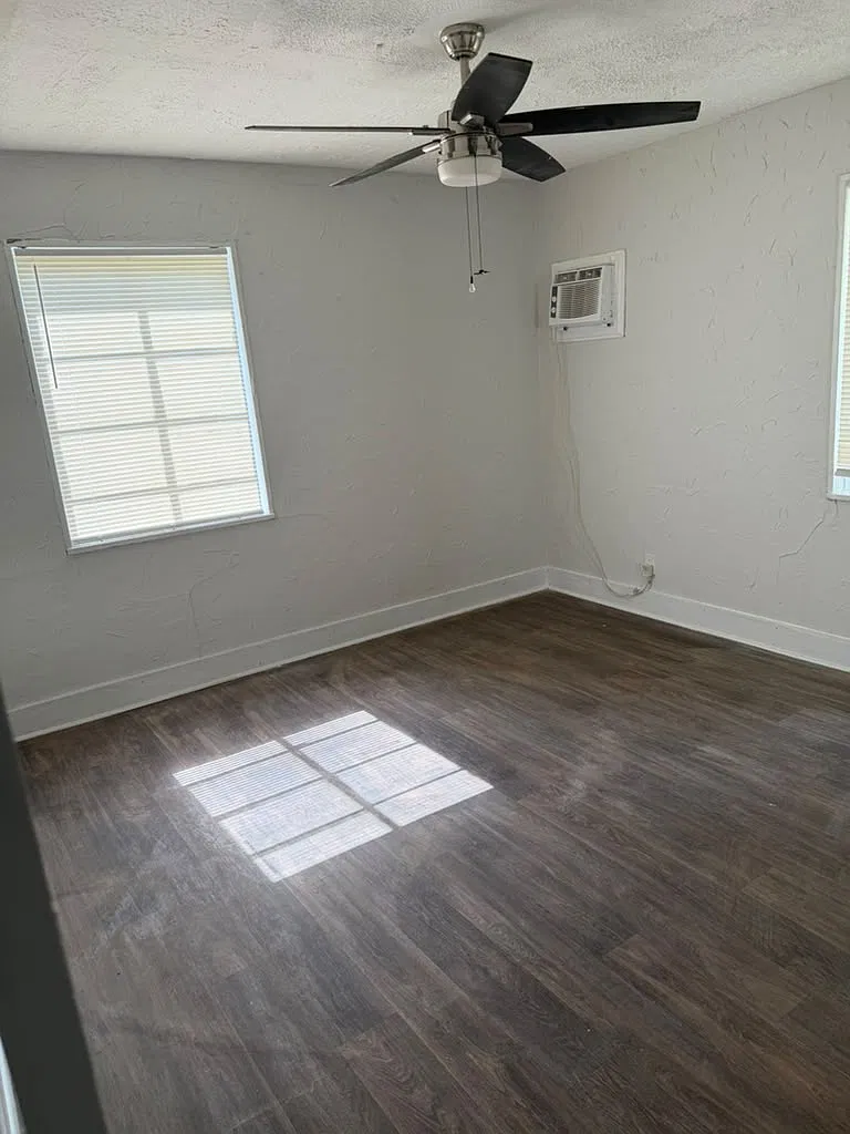 3 bed, 1032 sqft, $1,000 — Photo 4