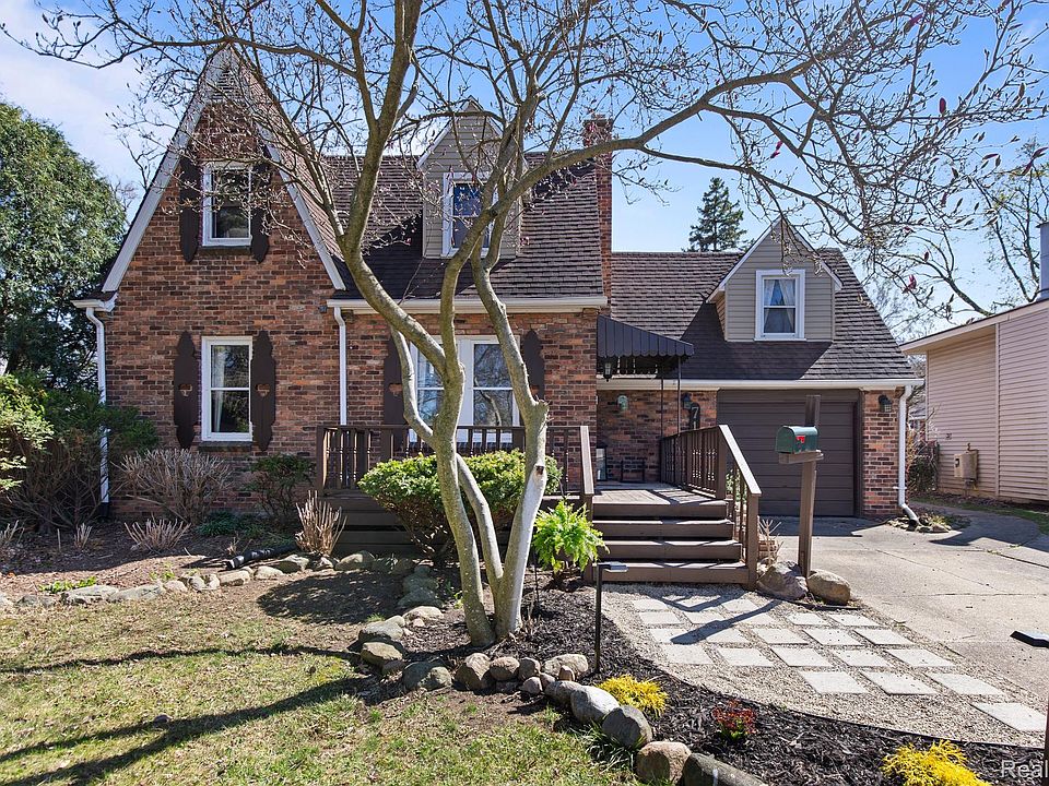 1st image of 716 Woodlawn Ave