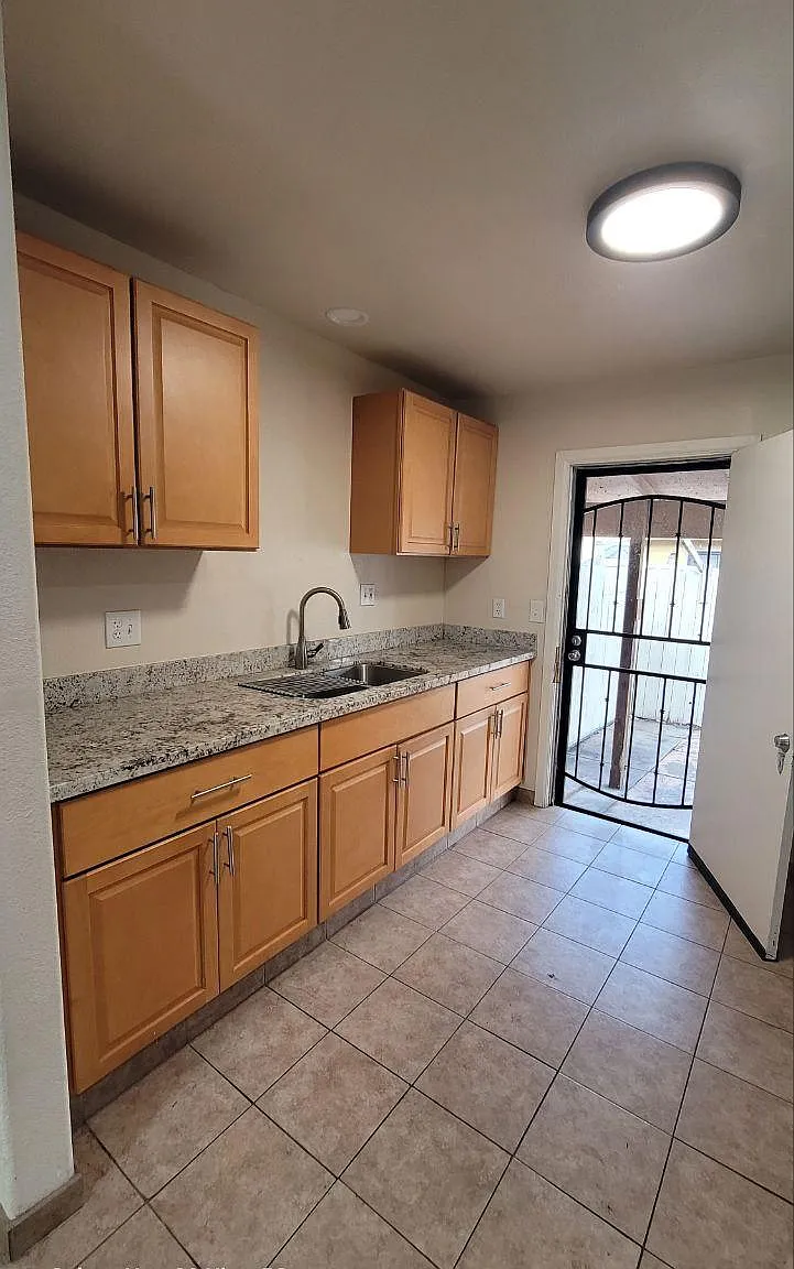 127 Madoline St — Photo 3