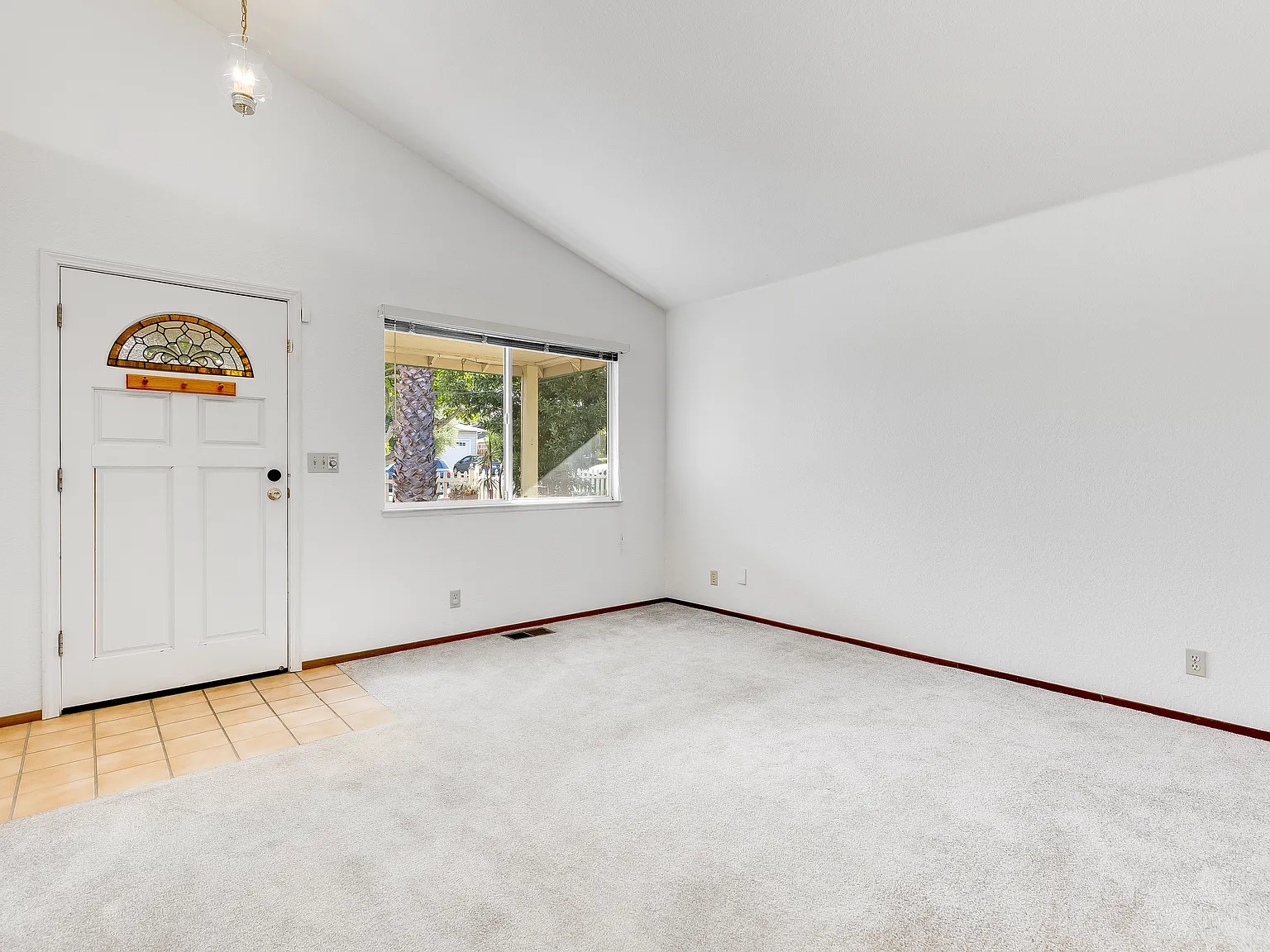 4 bed, 1558 sqft, $3,500 — Photo 2