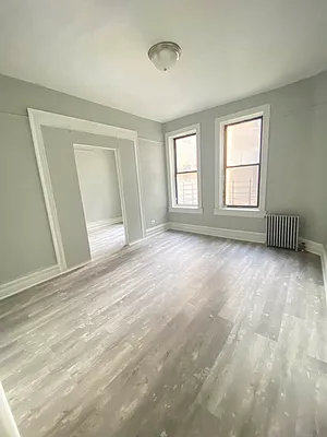 Rented by City Prime Commercial Realty  | media 14