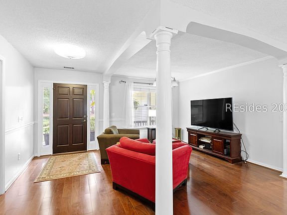 3rd image of 60 Thomas Sumter St
