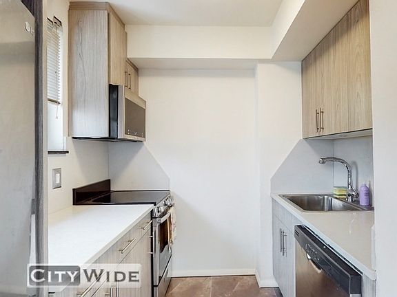 2nd image of 230 E 30th St #15M