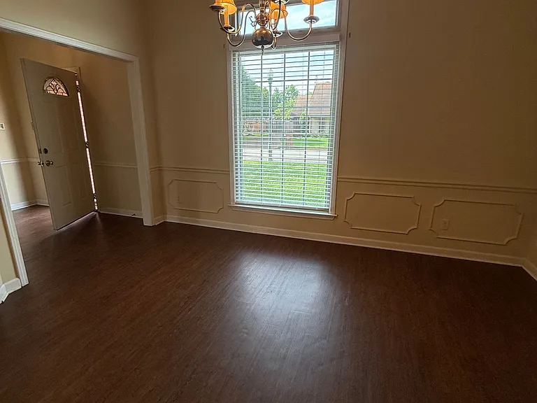 8142 Creekside Cir S — Photo 5