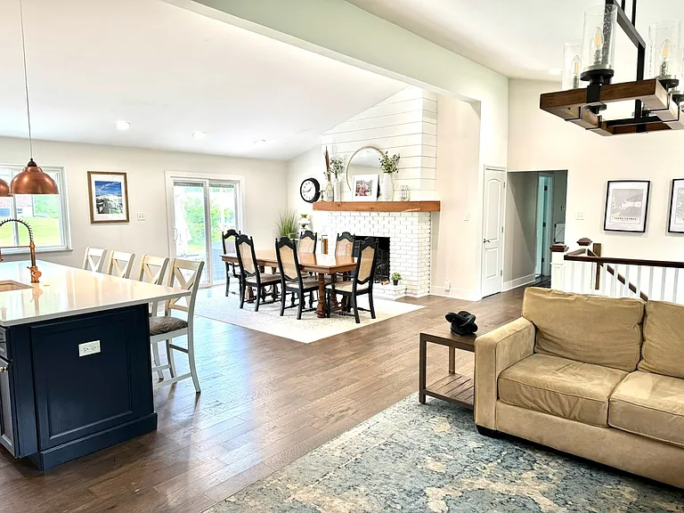 1715 Pine Hill Dr — Photo 3