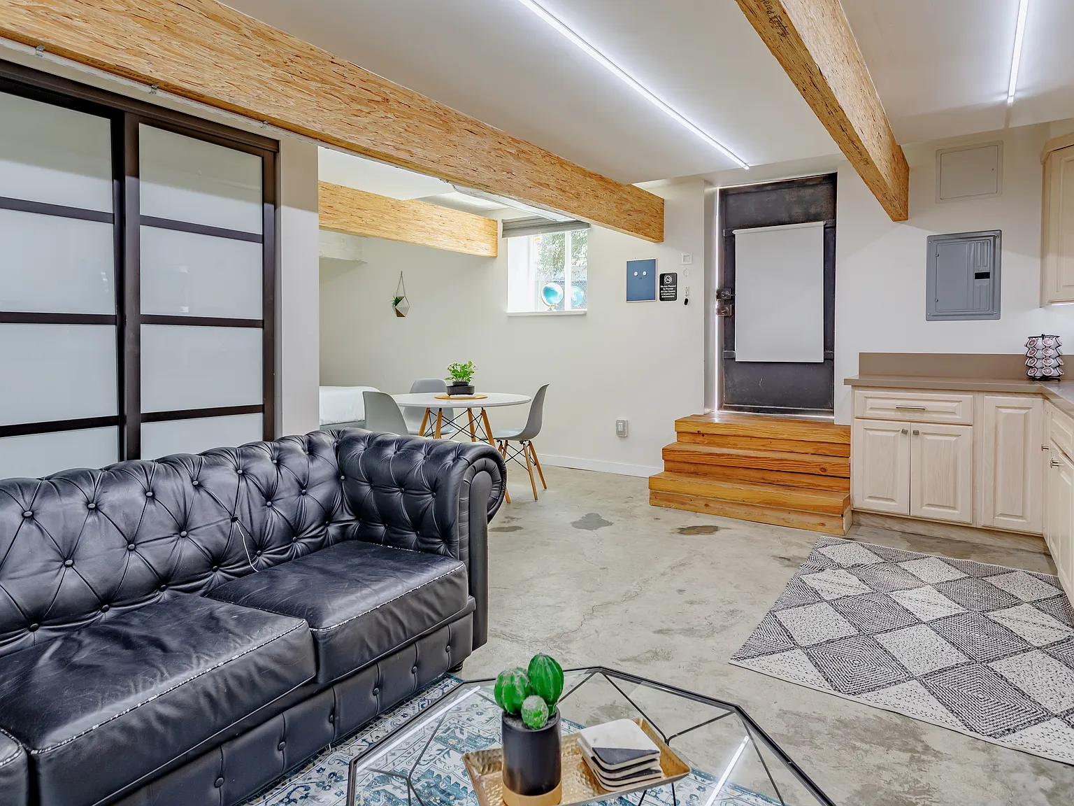 Studio, 400 sqft, $2,750 — Photo 3