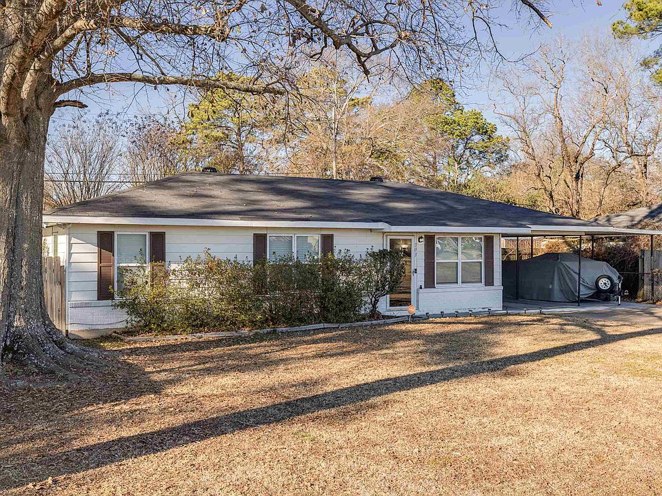 1st image of 303 Oaklawn Dr