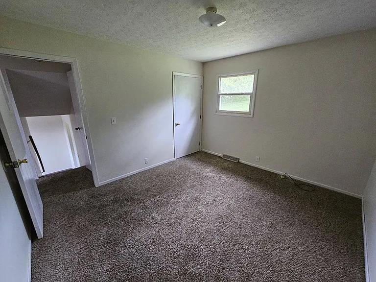 1231 Green Valley Dr — Photo 6