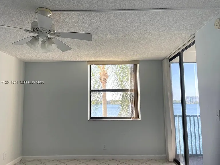 117 Lake Emerald Dr #308 — Photo 11