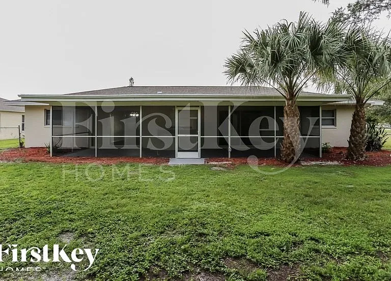 3423 SE 8th Pl — Photo 18