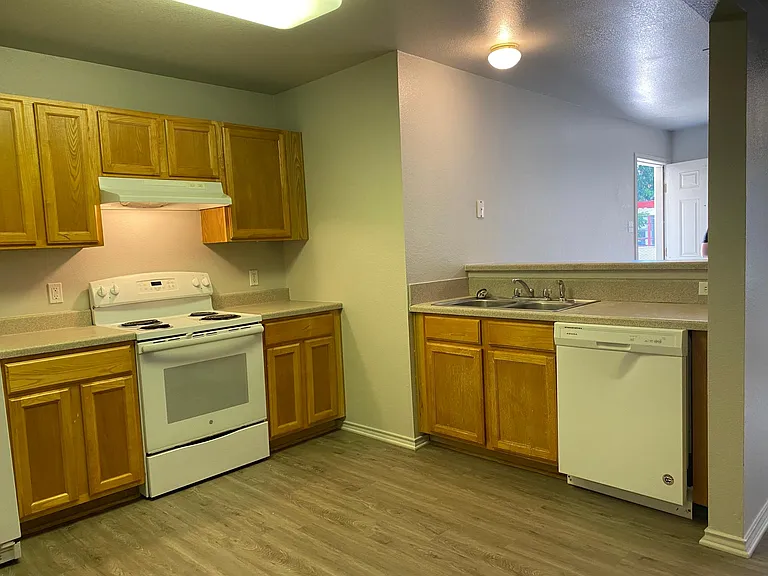 415 E 4th Ave #A — Photo 6